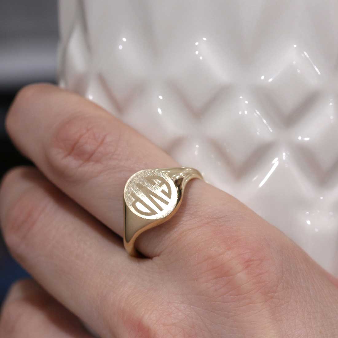 14K White Gold 11x9.5 mm Ladies Oval Signet Ring